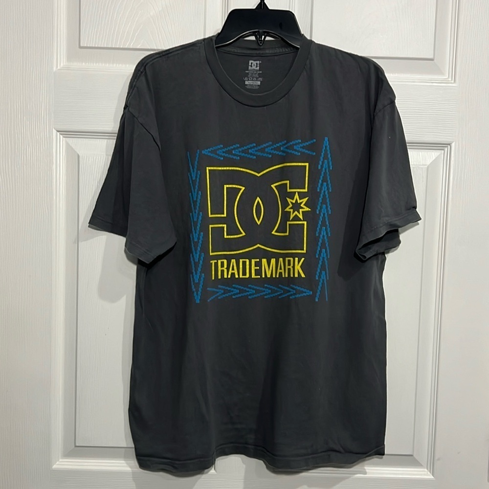 DC Crew short Sleeves Graphic Tee shirt - Gray - Size XL